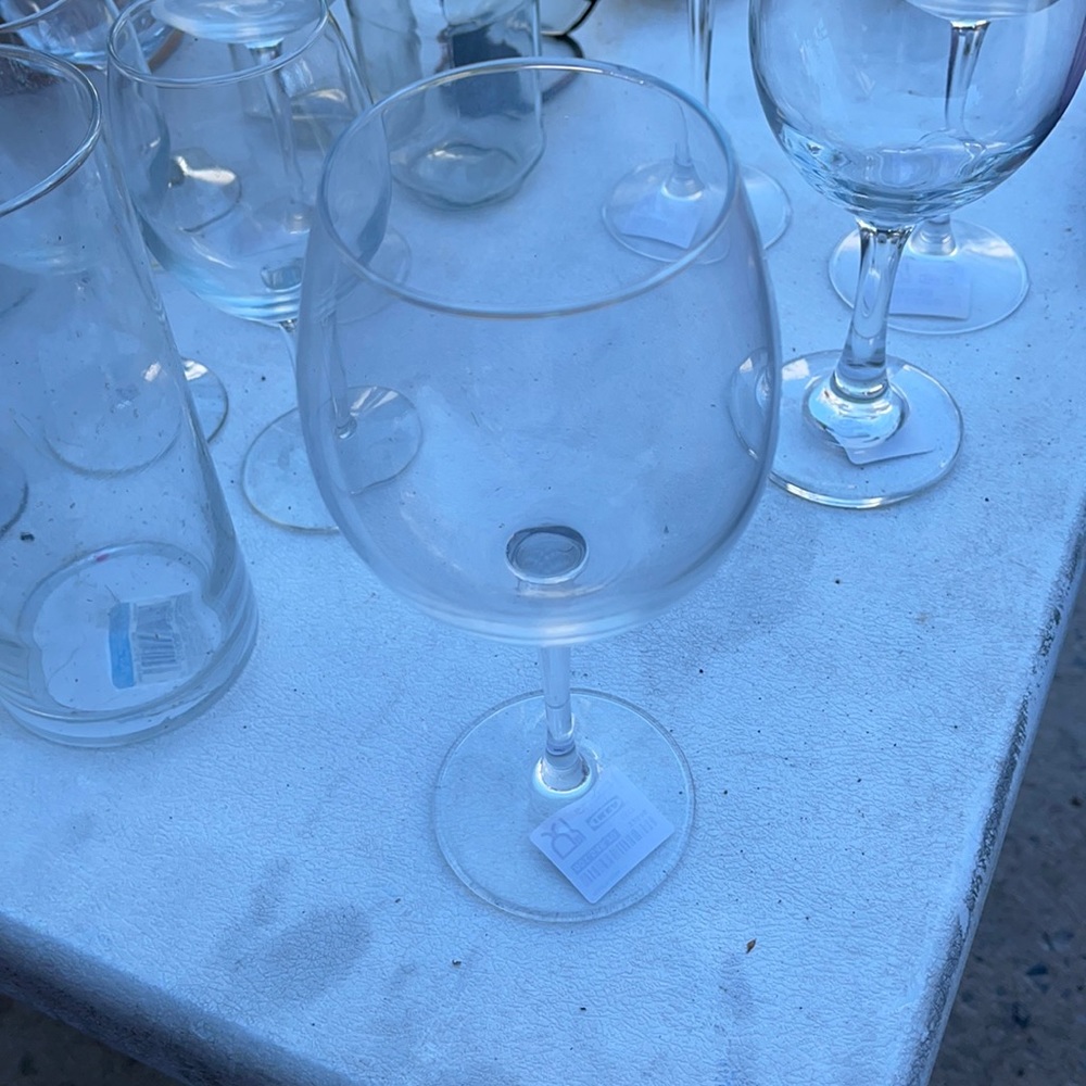 10 oz wine glasses 5 of them for 4$